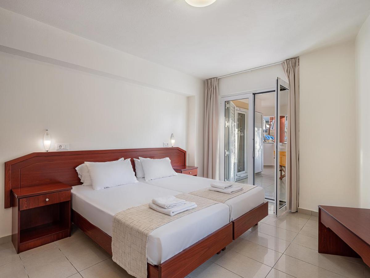 Artemis Apartments Stalos Bilik gambar