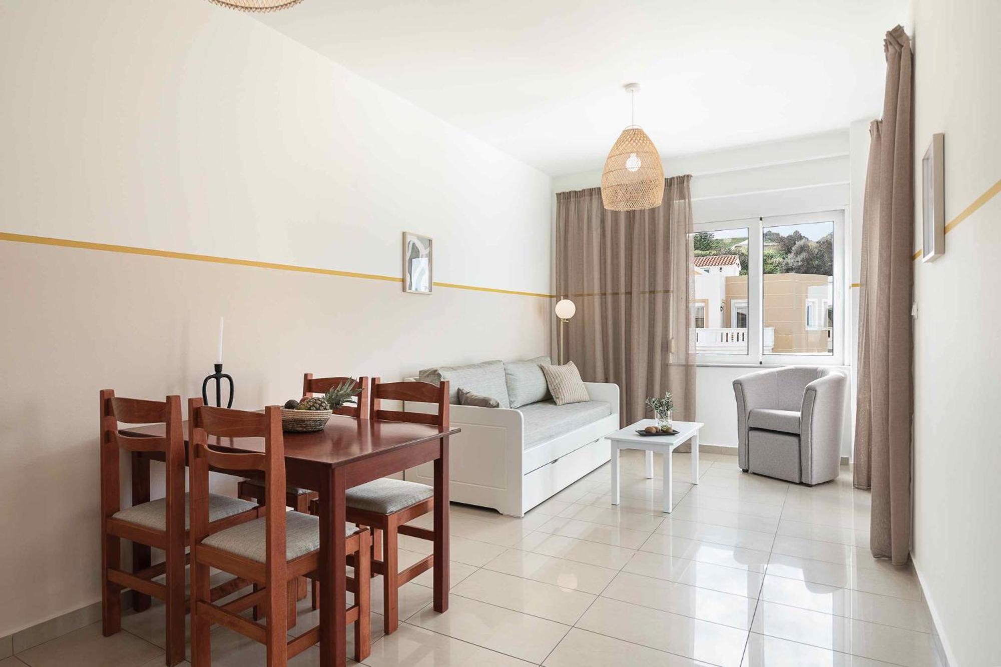 Artemis Apartments Stalos Bilik gambar